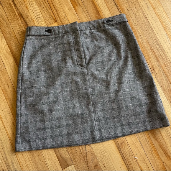 petite (4) / black & gray skirt by Banana Republic - Picture 1 of 5